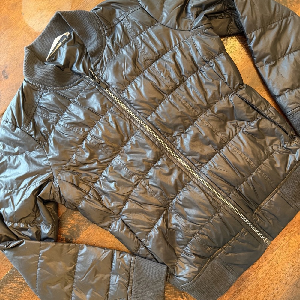 Athleta Womens Small Black Goose Down Dobby Full Zip Puffer Jacket 138700